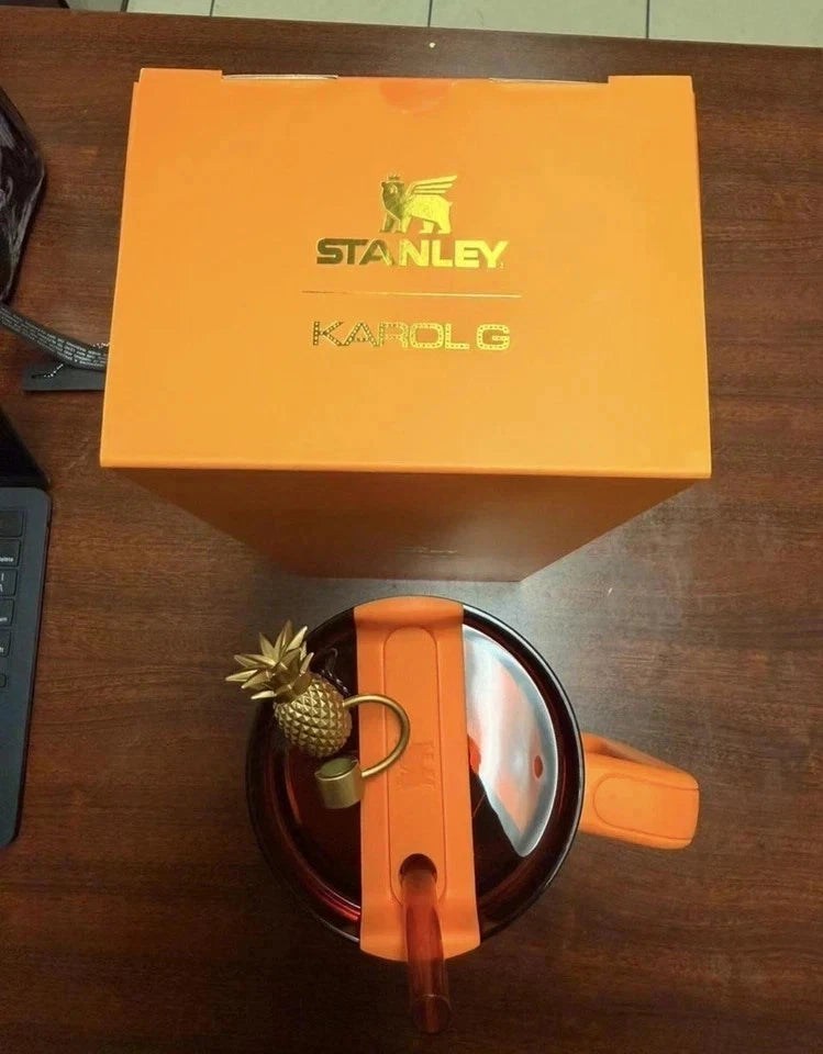 Stanley x KAROL G Flor 30oz Quencher Tumbler